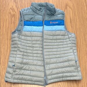 Cotopaxi Fuego vest. Women size medium. Excellent condition.  Never worn.